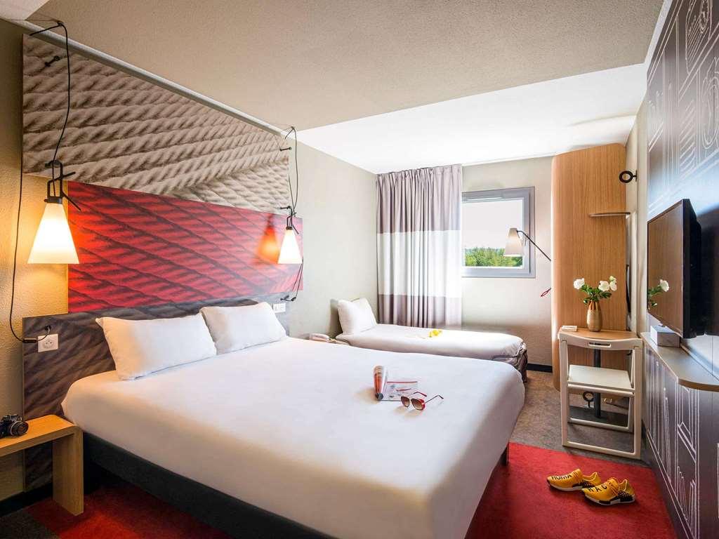 Ibis Bordeaux Centre Bastide Hotel Стая снимка